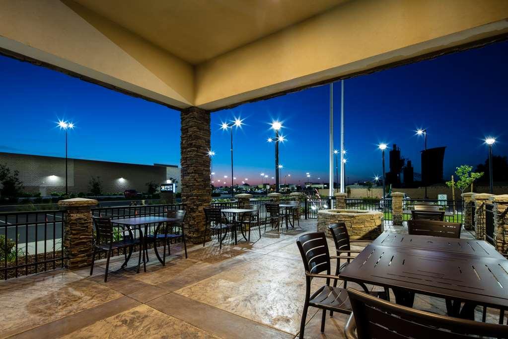 Hyatt Place Delano Buitenkant foto