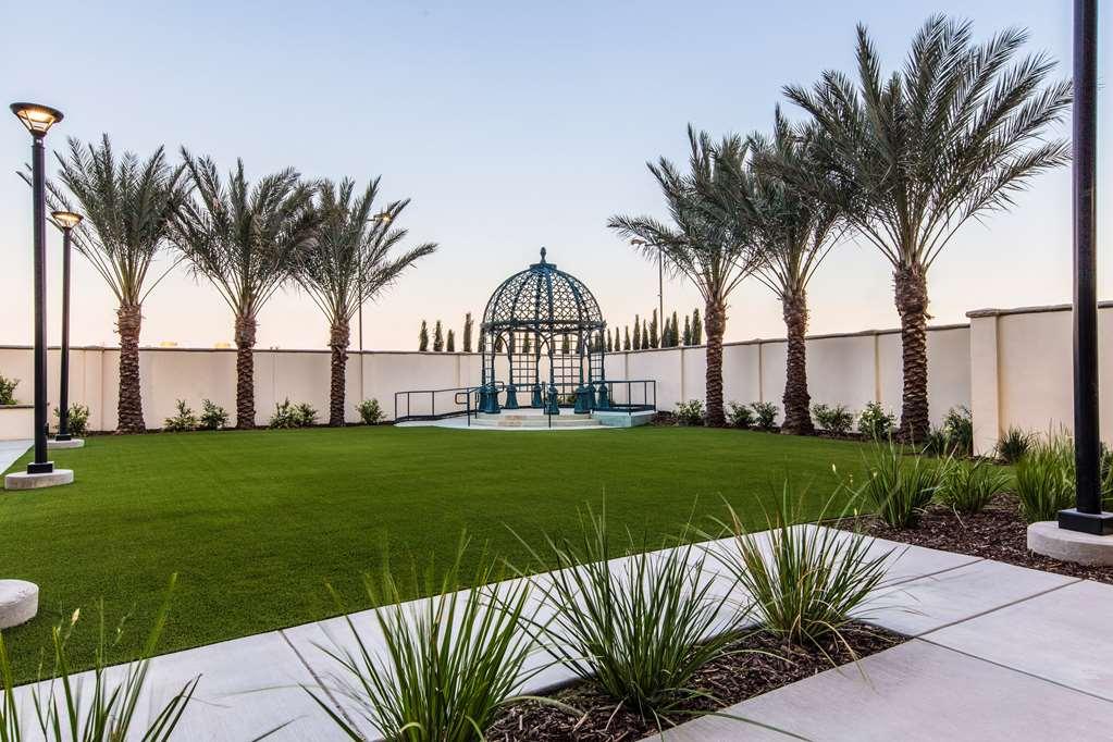Hyatt Place Delano Buitenkant foto