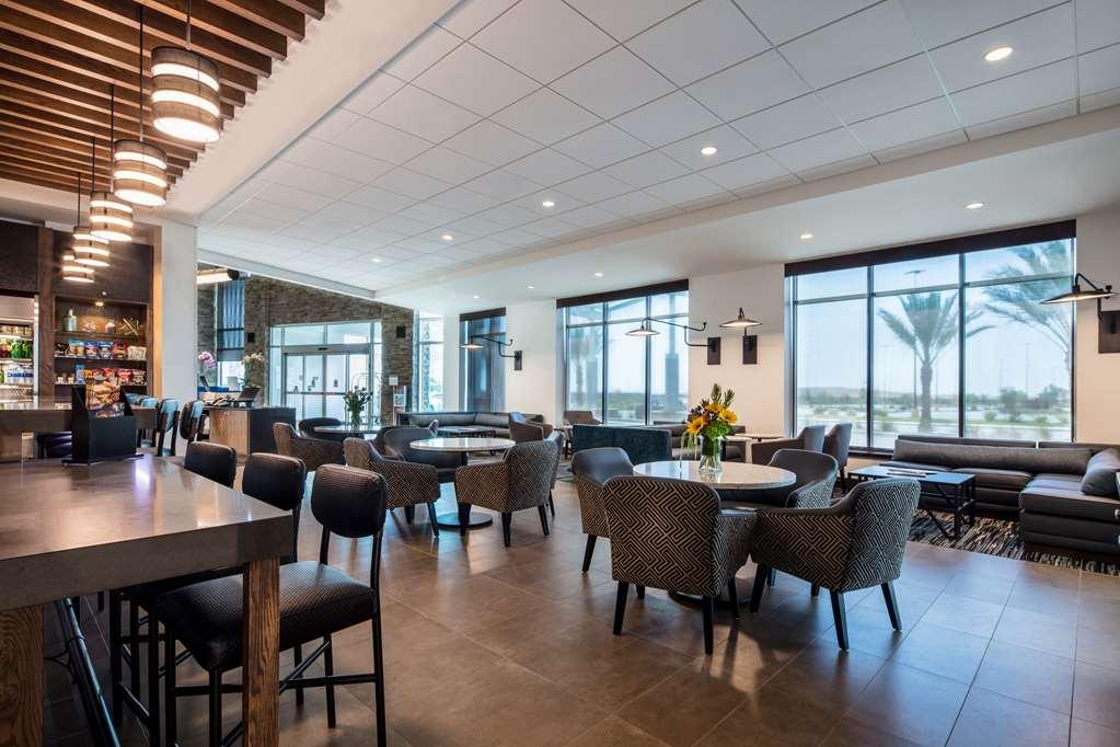 Hyatt Place Delano Restaurant foto
