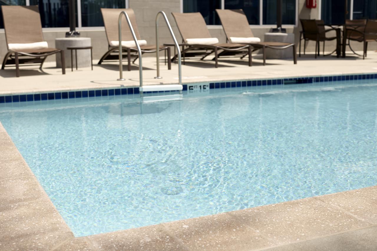 Hyatt Place Delano Buitenkant foto